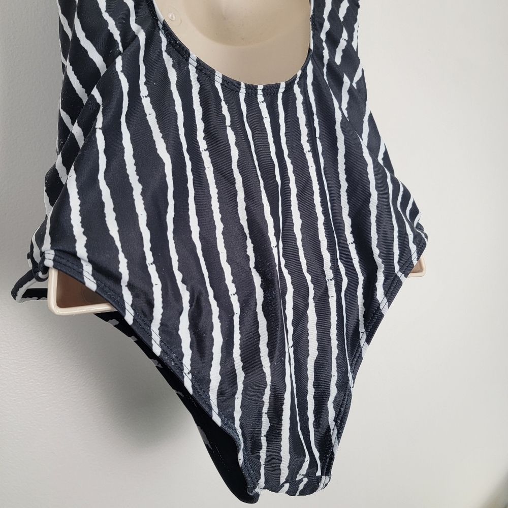 Cupshe Little Lady Black & White Striped One Piece Swimsuit M - Picture 13 of 16
